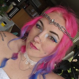 Profile picture for user thelastlistener